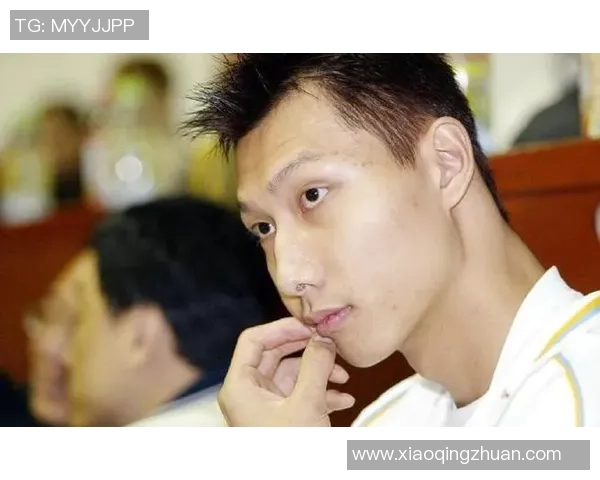 易建联的篮球传奇之路：从青涩少年到国家队核心的奋斗历程与辉煌成就